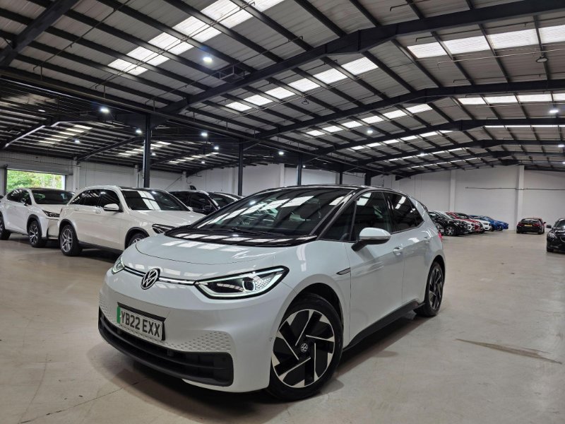 2022 VOLKSWAGEN ID.3 PURE PERFORMANCE 45KWH STYLE AUTO 5DR 28 APPLE CAR,CAMERA,1OWNER F NEW TOTAL... photo