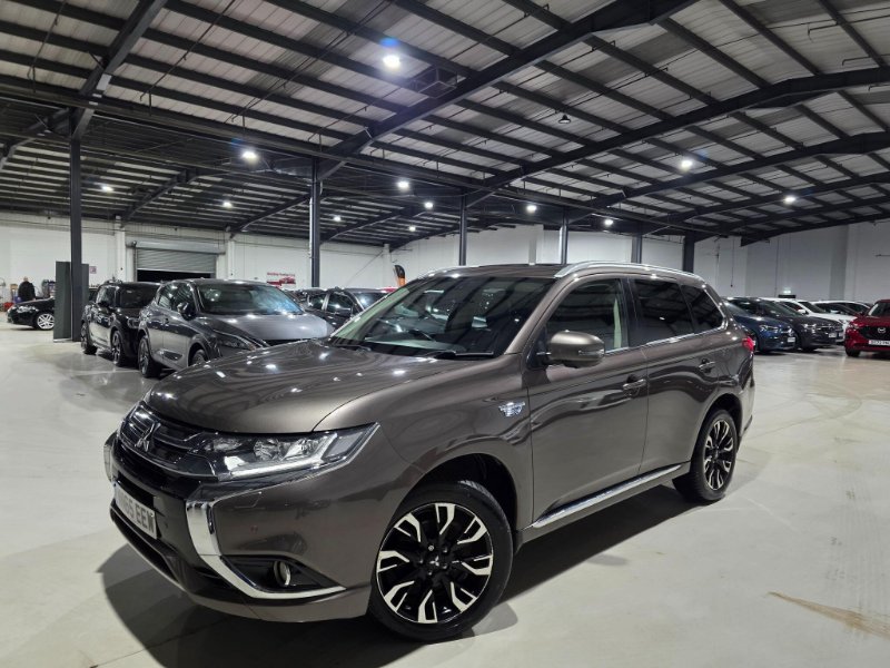2015 2015 Mitsubishi Outlander 2.0h 12kWh GX4h CVT 4WD Euro 6 (s/s) 5dr 30 SAT/NAV,SUNROOF photo