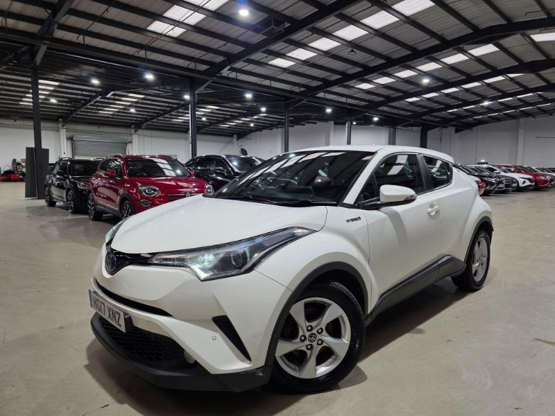 2017 2017 Toyota C-HR 1.8 VVT-h Icon CVT Euro 6 (s/s) 5dr 26 SAT/NAV,R/CAMERA, 1 Pr/Owner photo