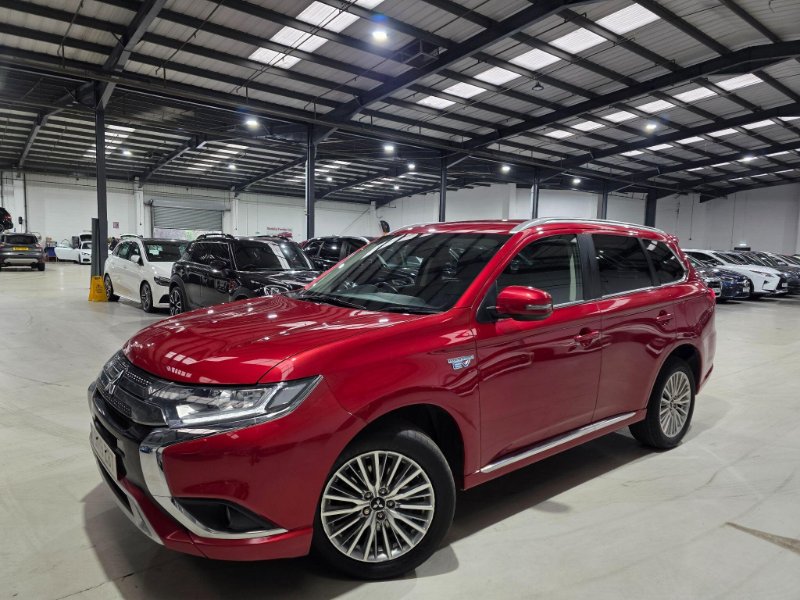 2019 2019 Mitsubishi Outlander 2.4h TwinMotor 13.8kWh Juro CVT 4WD Euro 6 (s/s) 5dr 26 1 Owner From New photo