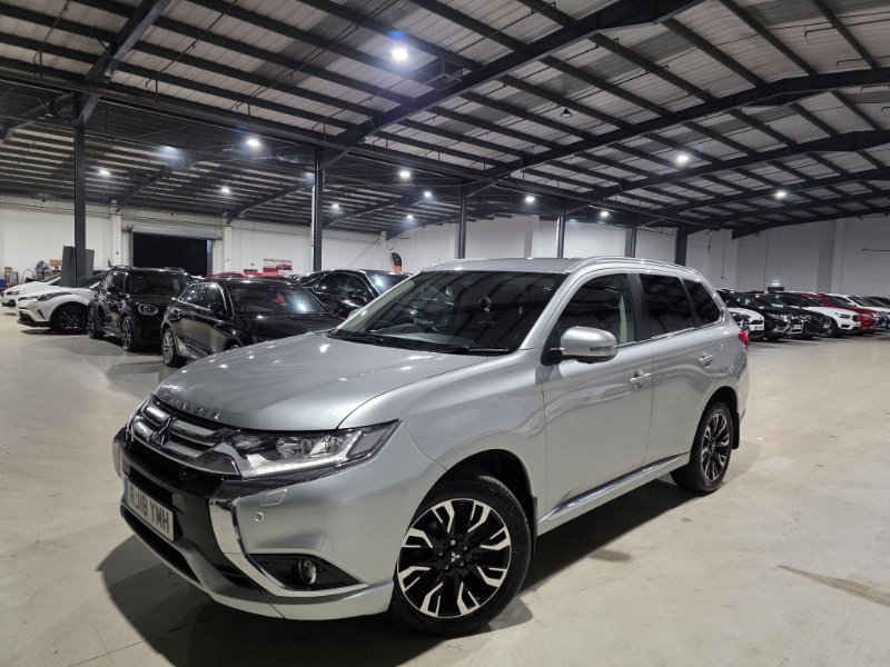 2018 2018 Mitsubishi Outlander 2.0h 12kWh 4hs CVT 4WD Euro 6 (s/s) 5dr 30 SAT/NAV,LEATHER,deposit photo