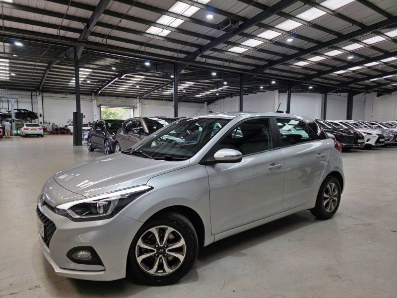2019 2019 Hyundai i20 1.0 T-GDi SE Euro 6 (s/s) 5dr 27 R/CAMERA,APPLE CAR PLAY photo