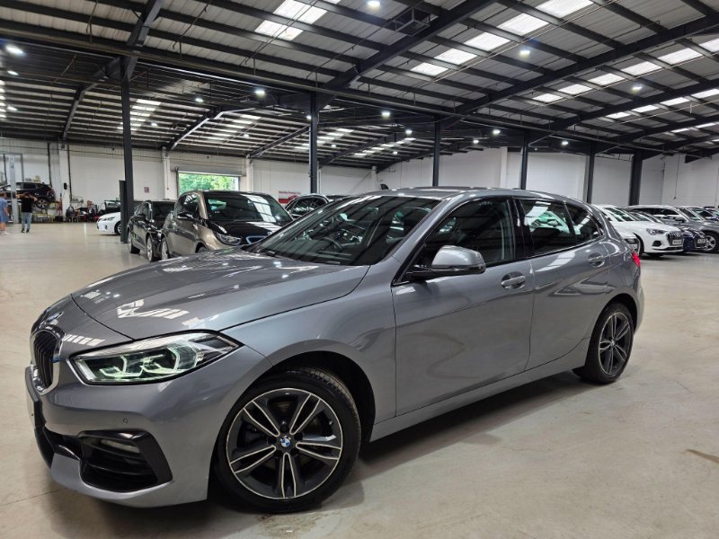 2023 2023 BMW 1 Series 1.5 118i Sport (LCP) DCT Euro 6 (s/s) 5dr 30 1 Owner From New,SAT/NAV photo